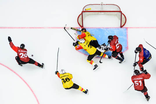 Bläddra bland fler bilder av Ice Hockey, CHL, Malmö Redhawks - Bern