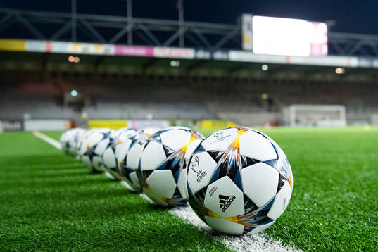 Adidas matchbollar