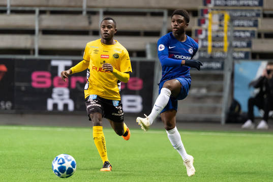 Chelseas Tariq Lamptey och Elfsborgs Isaac Prince Kouame