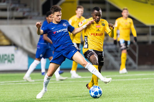 Chelseas George McEachran och Elfsborgs Isaac Prince Kouame