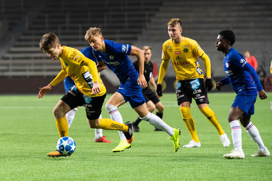 Elfsborgs Oliver Zandén och Chelseas Thierno Ballo