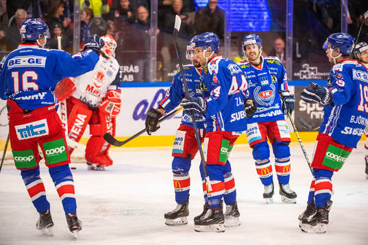 Oskarshamns Janne Kivilahti jublar