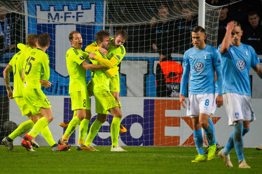 Sören Rieks and Arnór Ingvi Traustason of Malmö FF looks