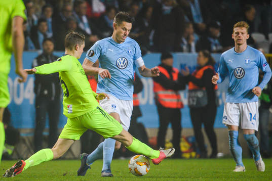 Gaute Vetti of Sarpsborg 08 and Markus Rosenberg of Malmö