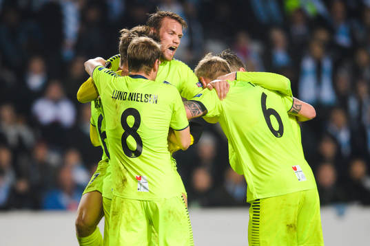 Patrick Mortensen of Sarpsborg 08 celebrates with team mates