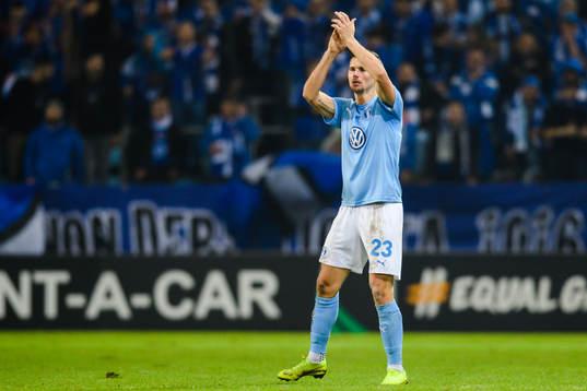 Marcus Antonsson of Malmö FF thanks the supporters