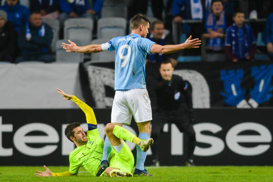 Markus Rosenberg of Malmö FF and Joachim Thomassen of