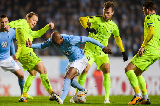 Fouad Bachirou of Malmö FF in a duell with Matti Lund