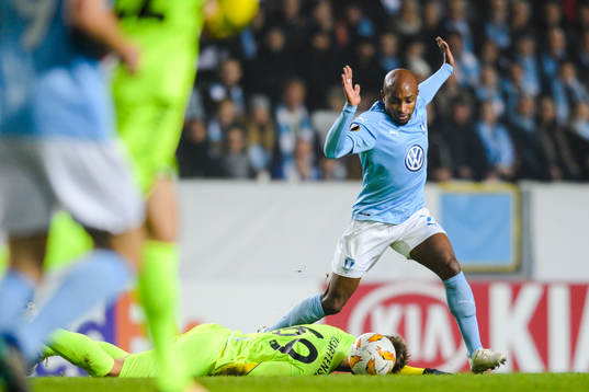 Fouad Bachirou of Malmö FF and Patrick Mortensen of