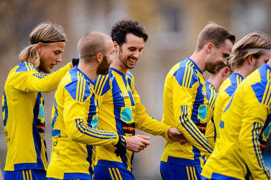 Eskilsminnes Filip Egger jublar