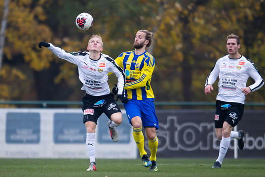 Eskilsminnes David Svensson och Mjällbys Hampus Holgersson