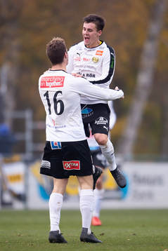 Mjällbys Jakob Bergström jublar