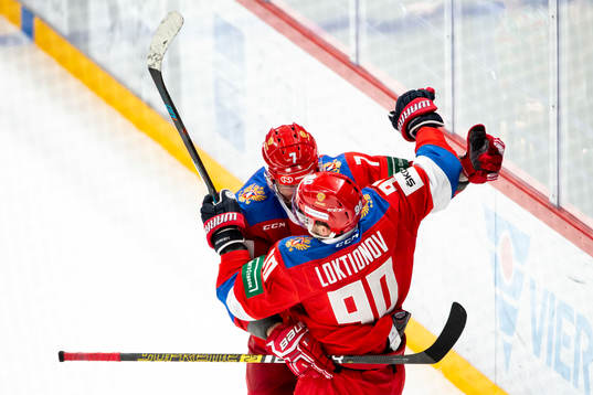 Andrei Loktionov #90, RUS score 1-4 for a empty net, Ivan