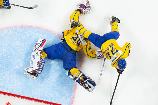 Magnus Hellberg #35, SWE, Jonathan Davidsson #71, SWE