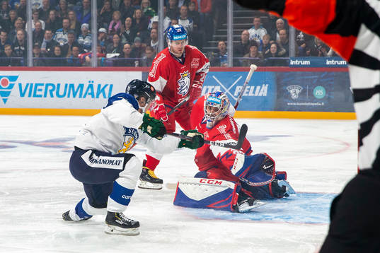 Arttu Ruotsalainen #20, FIN, Patrik Bartosak #32, CZE