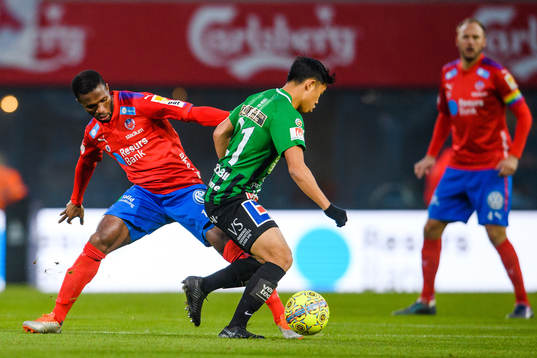 Helsingborgs Mohammed Abubakari och Varbergs Eddie Tran