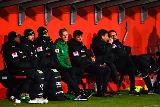Varbergs spelare på bänken