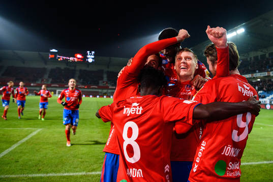 Bläddra bland fler bilder av Fotboll, Superettan, Helsingborg - Varberg