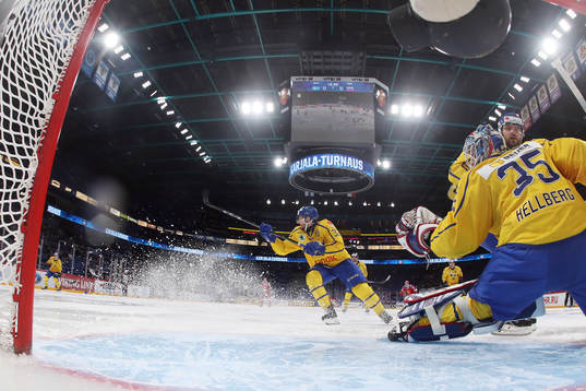 Lukas Bengtsson #32, SWE, Magnus Hellberg #35, SWE