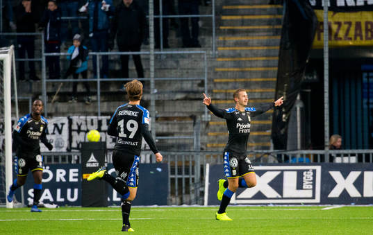 IFK Göteborgs Benjamin Nygren gör 0-1 och jublar