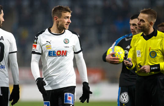 Örebros Filip Rogic deppar