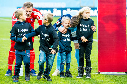 Malmö FFs målvakt Johan Dahlin och Markus Rosenberg med