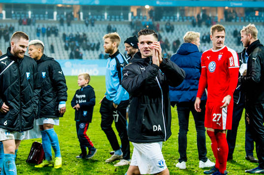 Malmö FFs Marcus Antonsson tar emot tredje pris