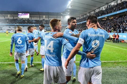 Malmö FFs Markus Rosenberg jublar med lagkamrater