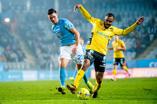 Malmö FFs Marcus Antonsson mot Elfsborgs Alex Dyer