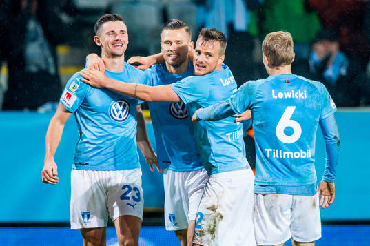 Malmö FFs Marcus Antonsson jublar med lagkamraterna