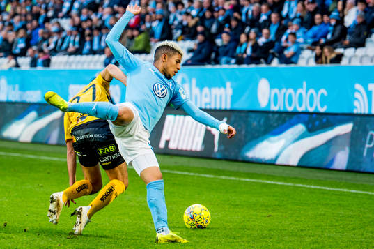 Malmö FFs Romain Gall och Elfsborgs Frederik Holst