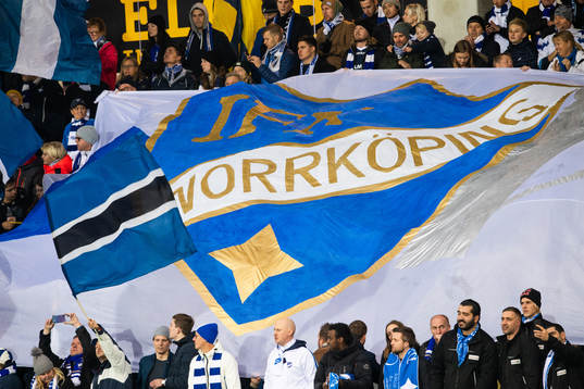 Norrköpings supportrar med ett tifo