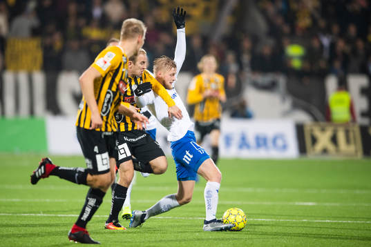 Norrköpings Kalle Holmberg och Häckens Kari Arkivuo i