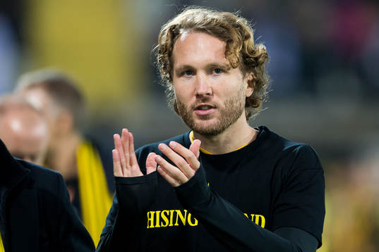 Häckens Emil Wahlström tackas av