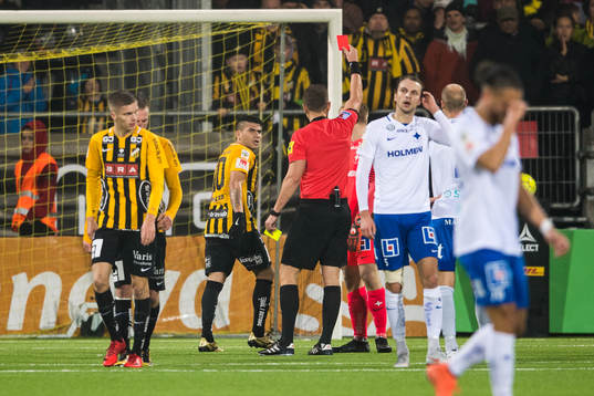 Häckens Paulinho får rött kort