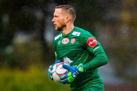 Goalkeeper Simon Thomas of Strømmen