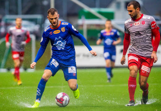 Adam Örn Arnarson of Aalesund and Mustapha Achrifi of