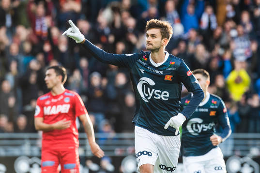 Johnny Furdal of Viking celebrates
