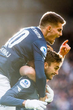 Johnny Furdal of Viking celebrates with his teammate