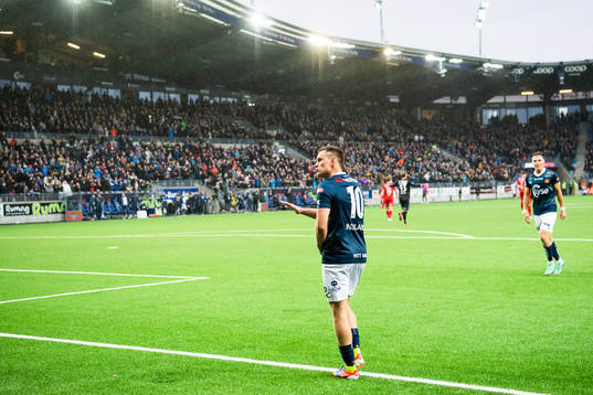 Tommy Høiland of Viking celebrates