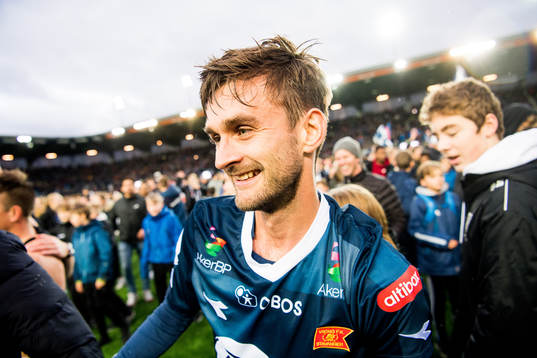 Johnny Furdal of Viking celebrates