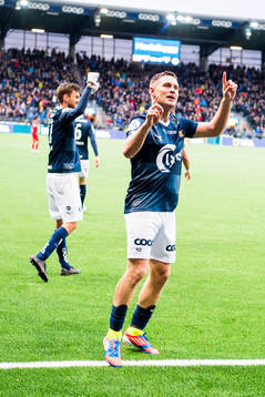 Tommy Høiland of Viking celebrates