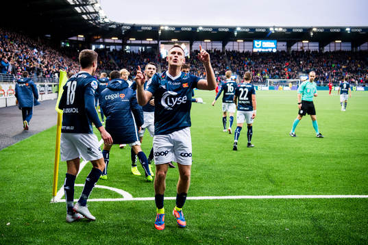 Tommy Høiland of Viking celebrates