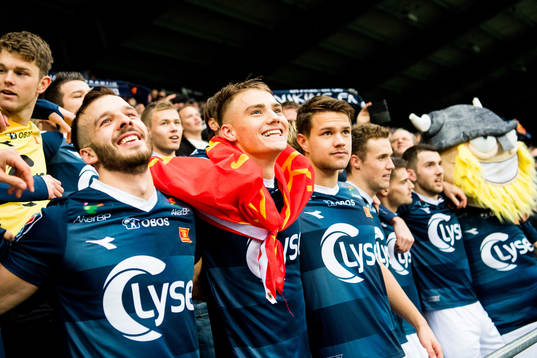 Markus Nakkim and the players of Viking celebrate
