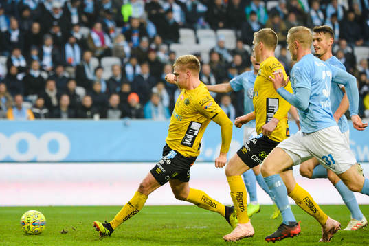 Elfsborgs Per Frick med målchans