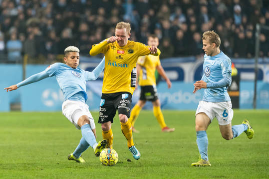 Elfsborgs Simon Lundevall och Malmö FFs Romain Gall