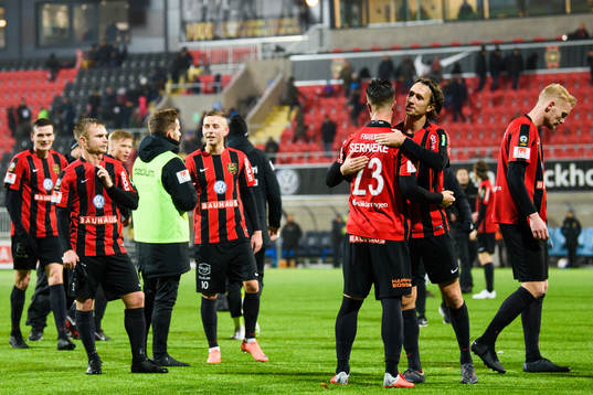 Brommapojkarnas spelar jublar