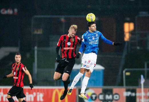 Trelleborgs Deniz Hümmet i en nickduell med