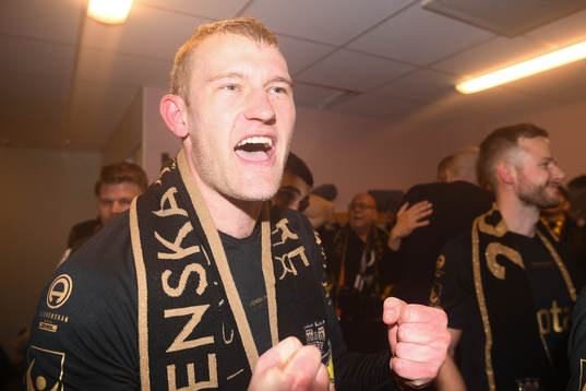 s Robin Jansson jublar