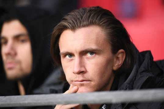 s Kristoffer Olsson på läktaren